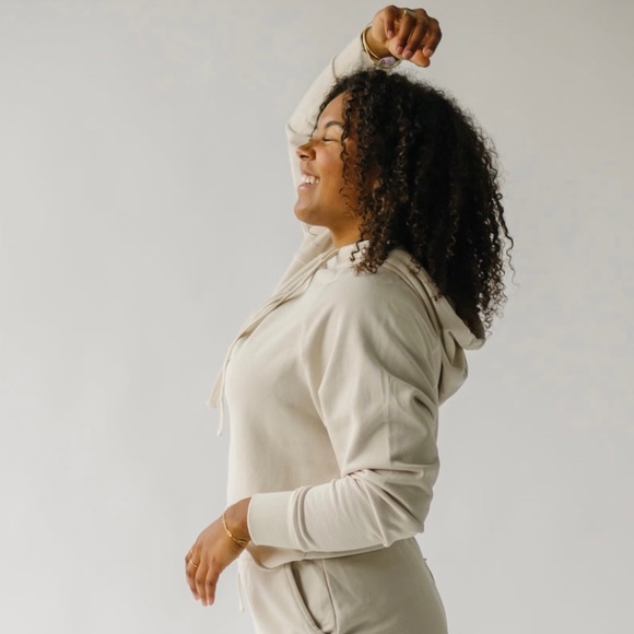 Piper & Scoot Hansel Cropped Hoodie in Bone - Picture 7 of 7